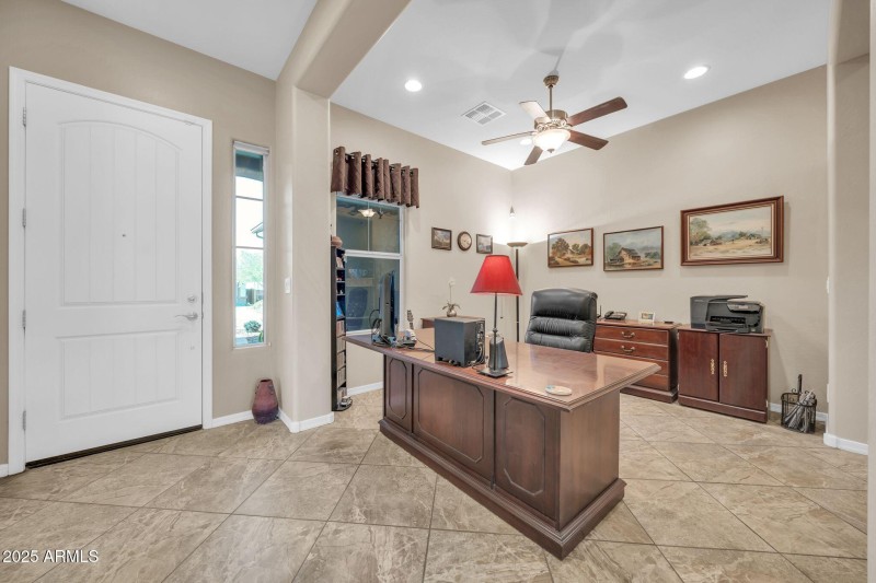 1526 W Molly Ln-25