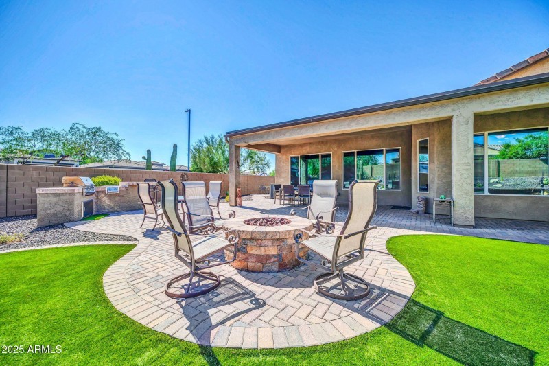 1526 W Molly Ln-38