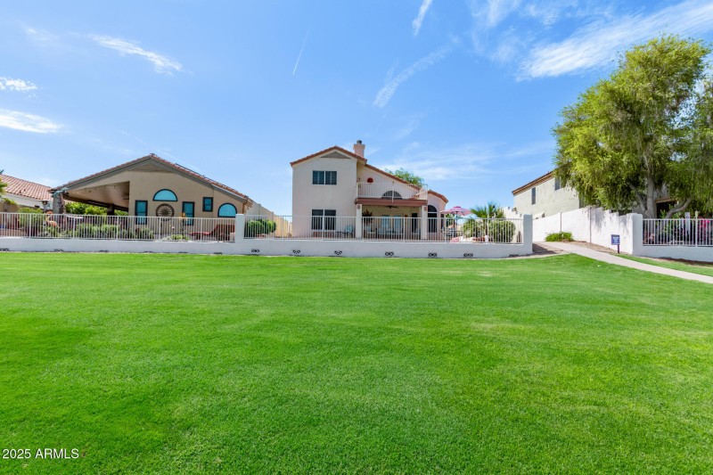 Common area between house and lake