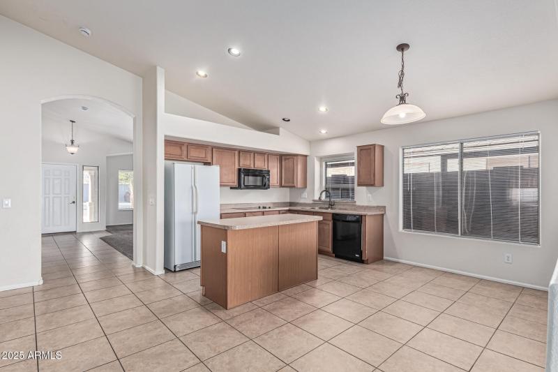 16423 W MONROE Street