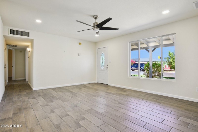 4-web-or-mls-3323-w-marshall-ave