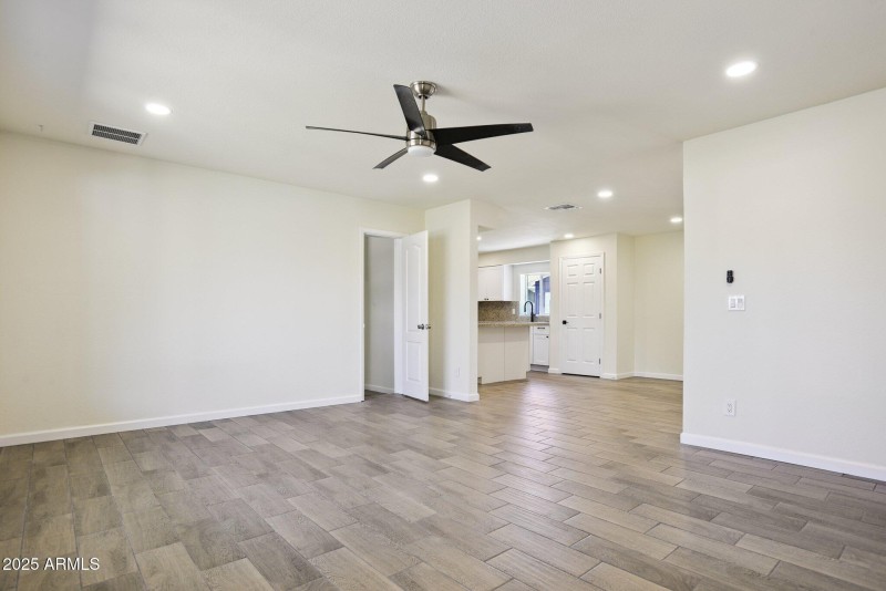 5-web-or-mls-3323-w-marshall-ave
