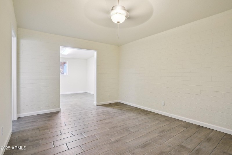 15-web-or-mls-3323-w-marshall-ave