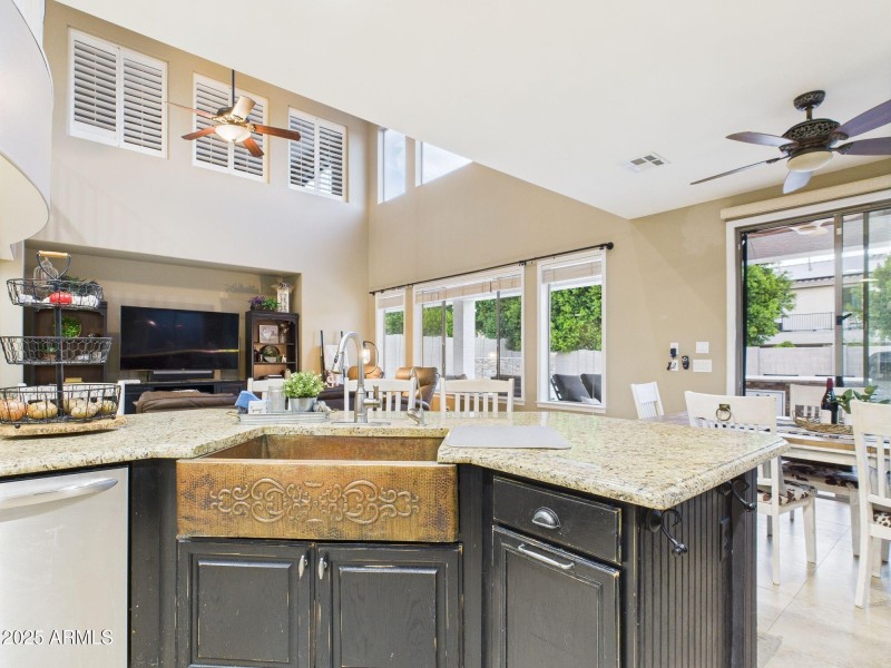 34-web-or-mls-CAM03379G0-PR0138-STILL034