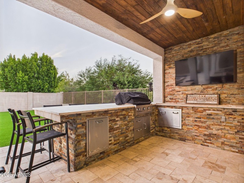 39-web-or-mls-CAM03379G0-PR0138-STILL039