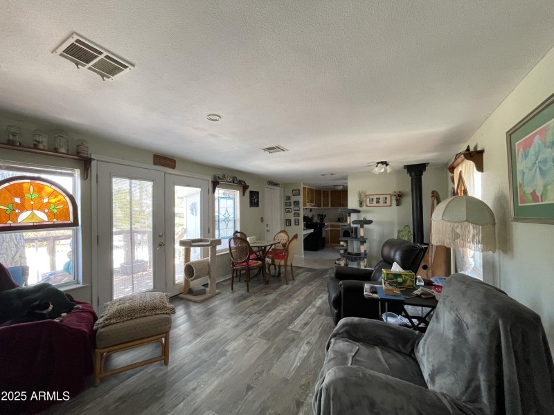9 Living dining