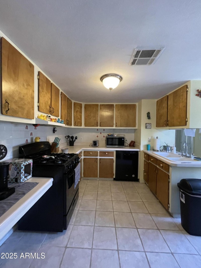 13 Kitchen