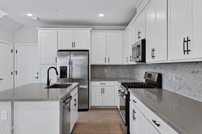 679 E Furness Dr Unit 101-15