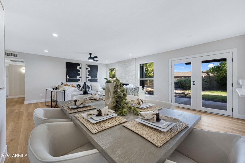 815 E Paradise Ln-11