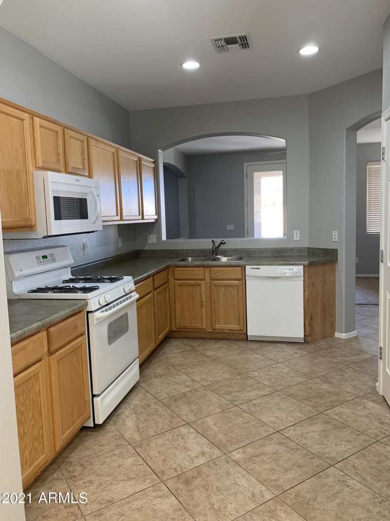 DA96BBE4-B856-4E3C-A1EE-DB03335C6471