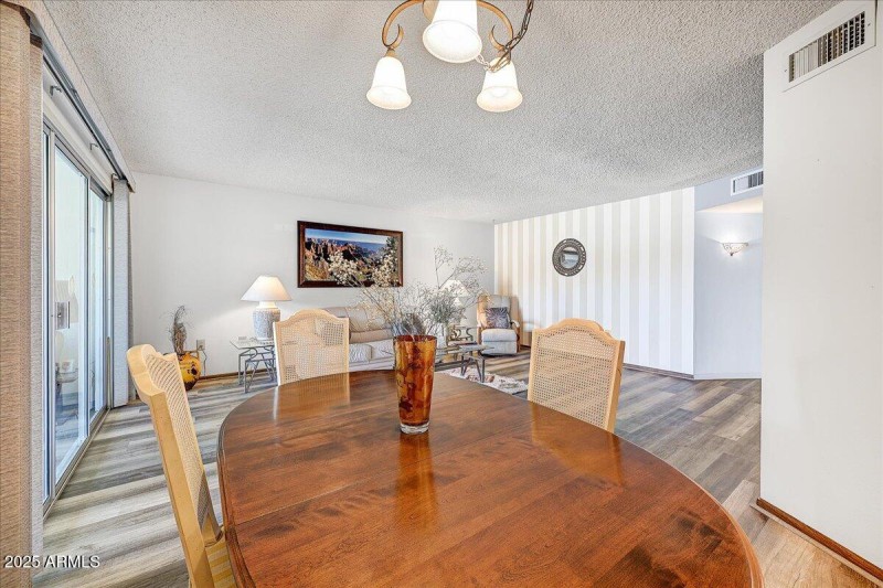 07-Dining Area II