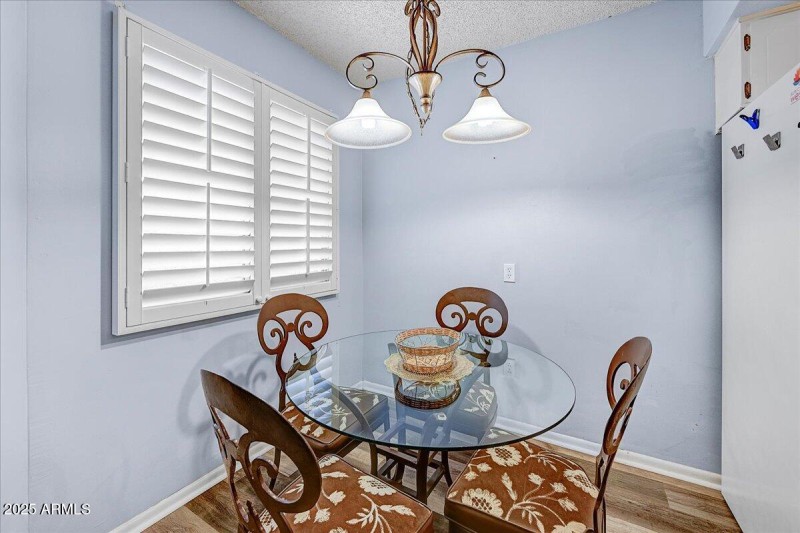 12-Casual Dining