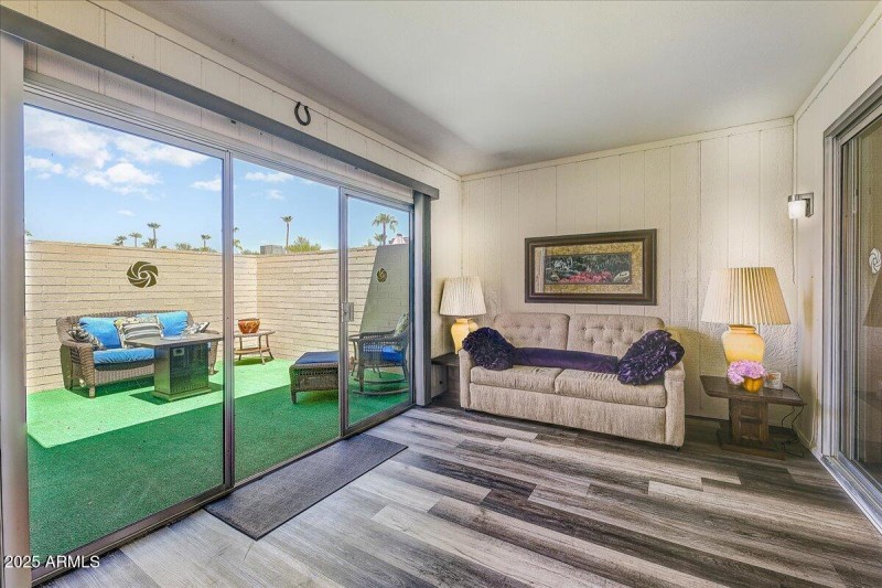 17-Sun Room