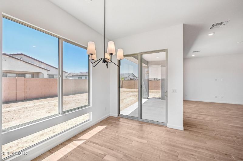 7-web-or-mls-E Twin Acres Dr-S0708-007