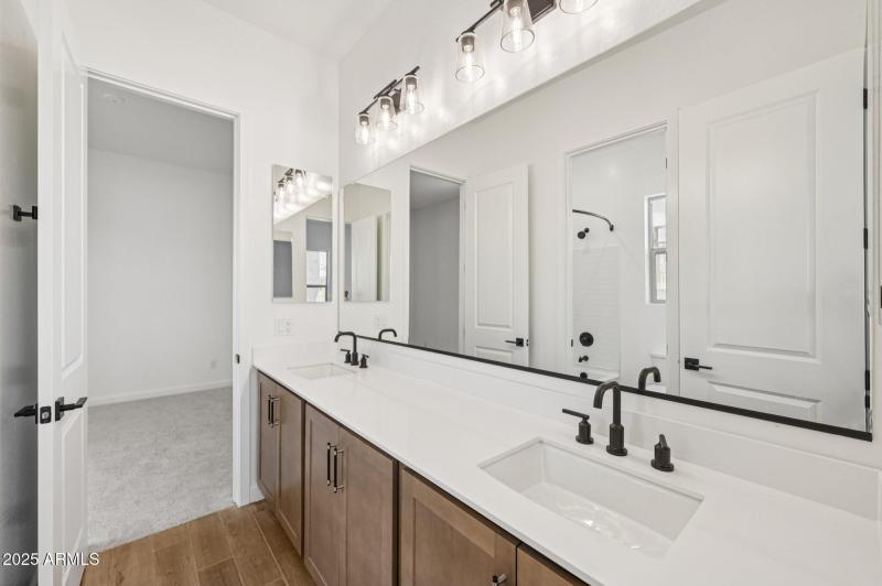 14-web-or-mls-E Twin Acres Dr-S0708-014