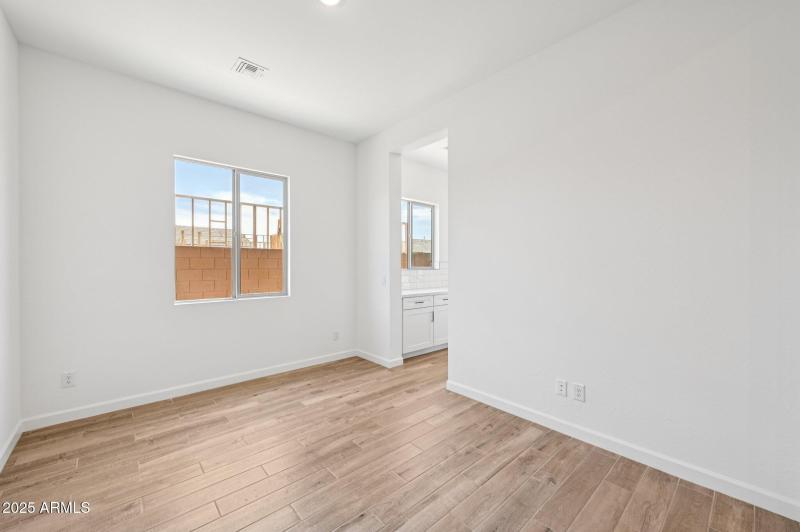 23-web-or-mls-E Twin Acres Dr-S0708-023