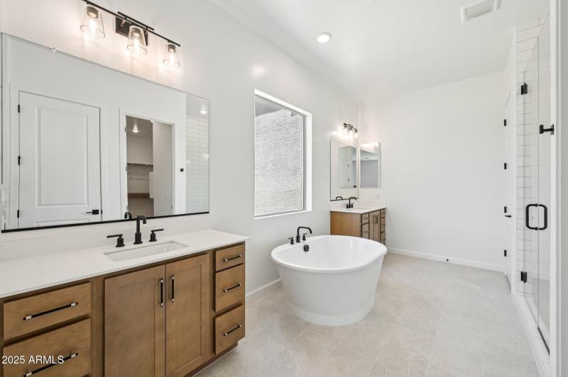 28-web-or-mls-E Twin Acres Dr-S0708-028