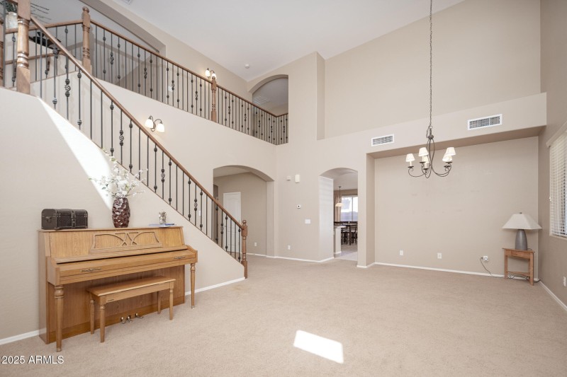 LIVING/DINING ROOM