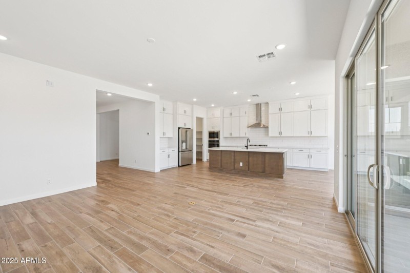 4-web-or-mls-E Twin Acres Dr-S0708-004