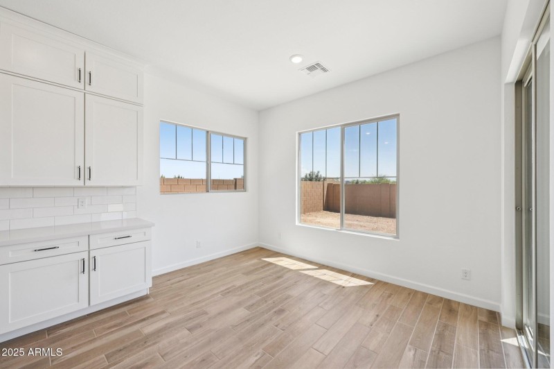 10-web-or-mls-E Twin Acres Dr-S0708-010