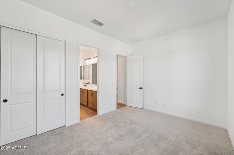 16-web-or-mls-E Twin Acres Dr-S0708-016