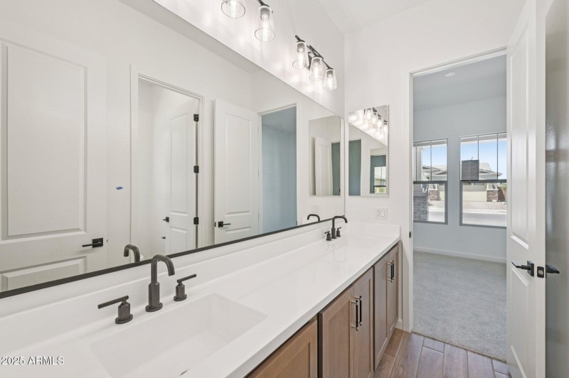 19-web-or-mls-E Twin Acres Dr-S0708-019