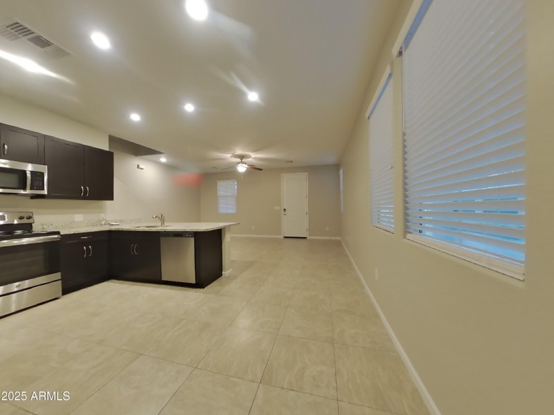 3_pc_mSMDpAFFMk_ddzYizEq9A_layout_1