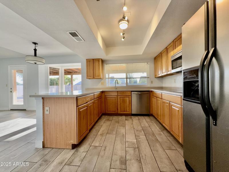 E6BF533B-3866-4BC2-99FA-6DD185667EFC_1_2