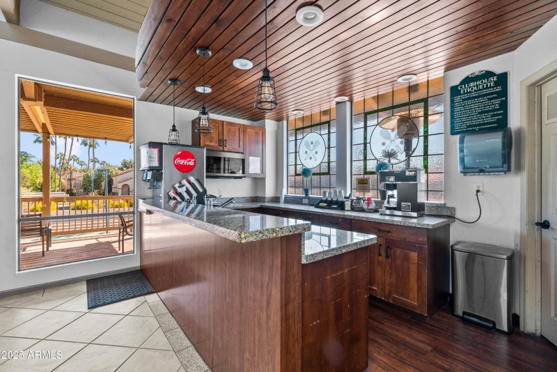 Via Linda Daytime-16