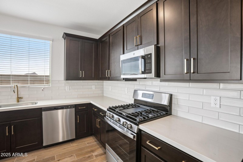 9-web-or-mls-W Bajada Rd-S0708-009