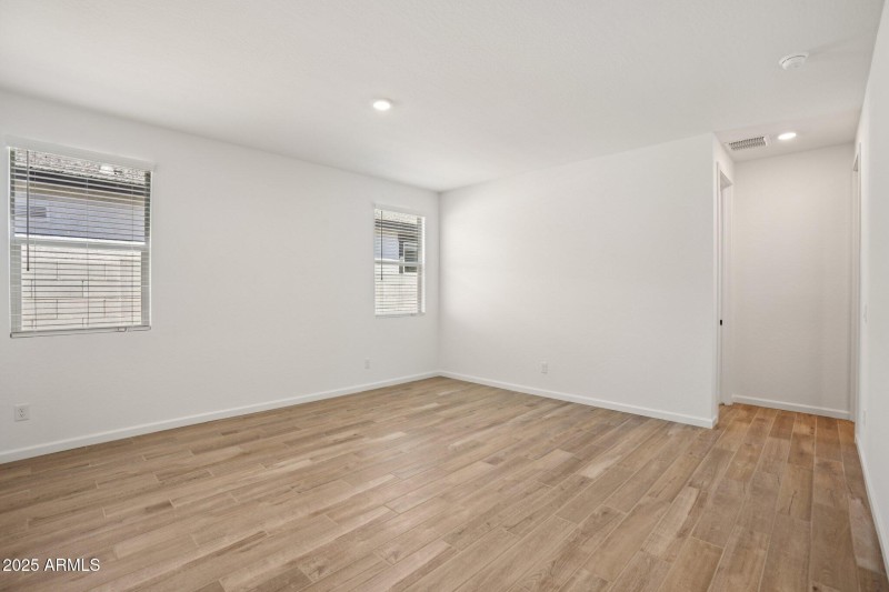 15-web-or-mls-W Bajada Rd-S0708-015