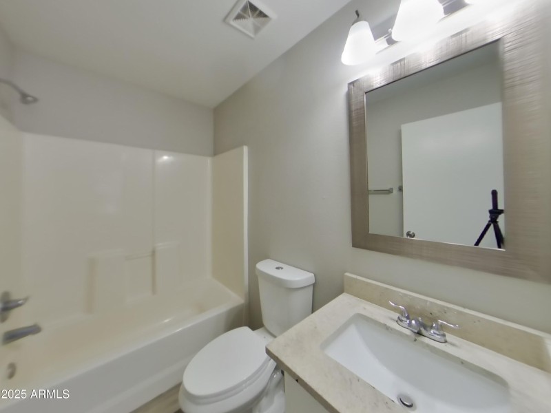 8_pc_W2y0m9EfM7_AvYkA6KyUf_layout_0