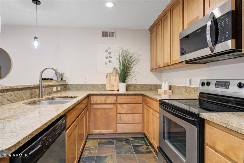 09-Kitchen Details