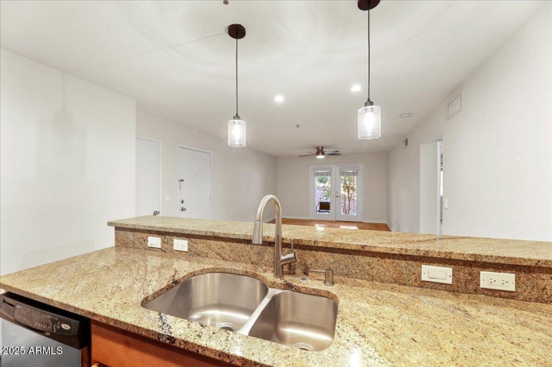 11-Kitchen Detail