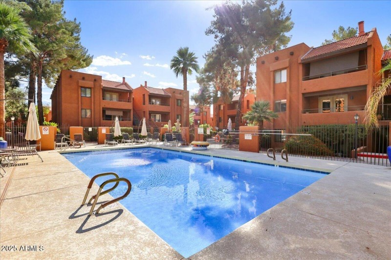 18-Community Pool