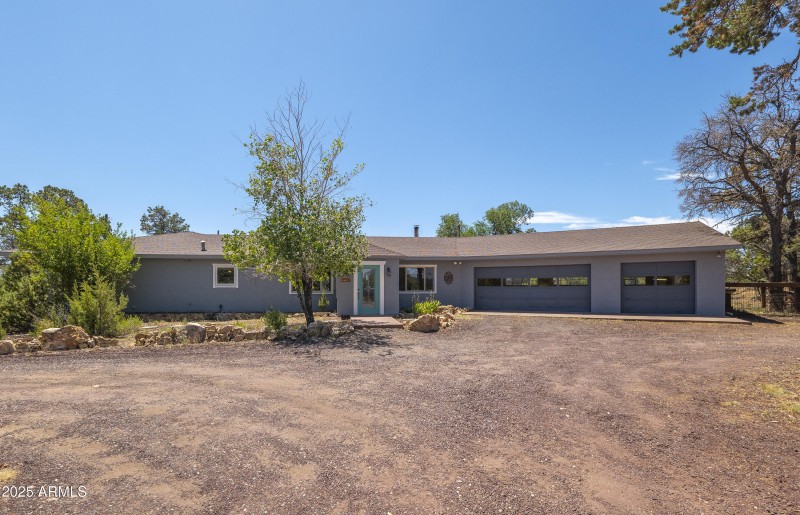 P2368220