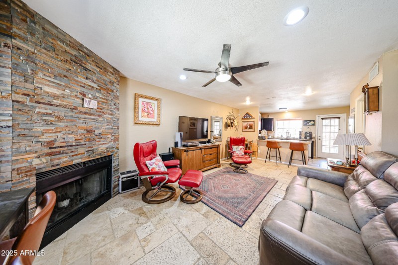 Living/Dining Room