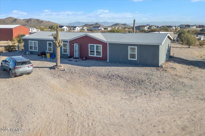 03-28383 N Mildred Ln