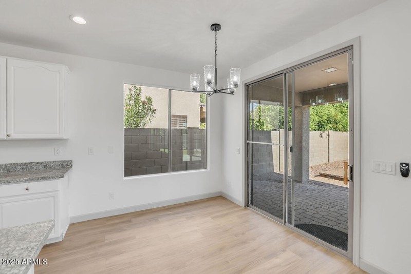 Kitchen Eating Area