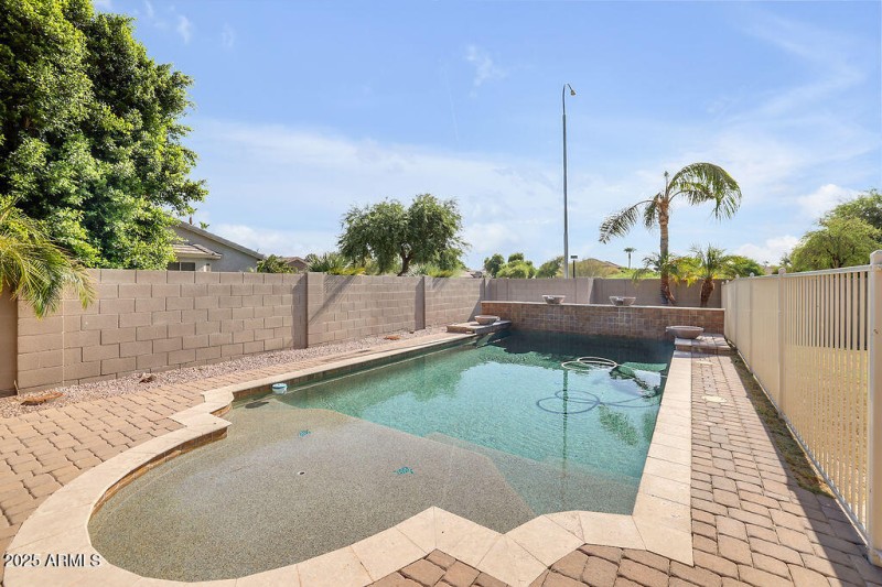 Pool front