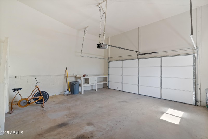 Extra Tall Garage / Great for Lifts