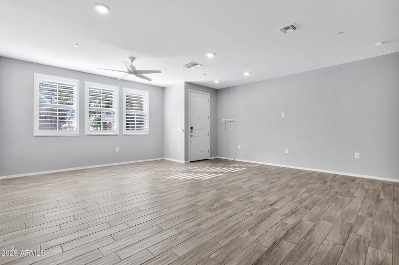 1959 E Hampton Ln Unit 102-8