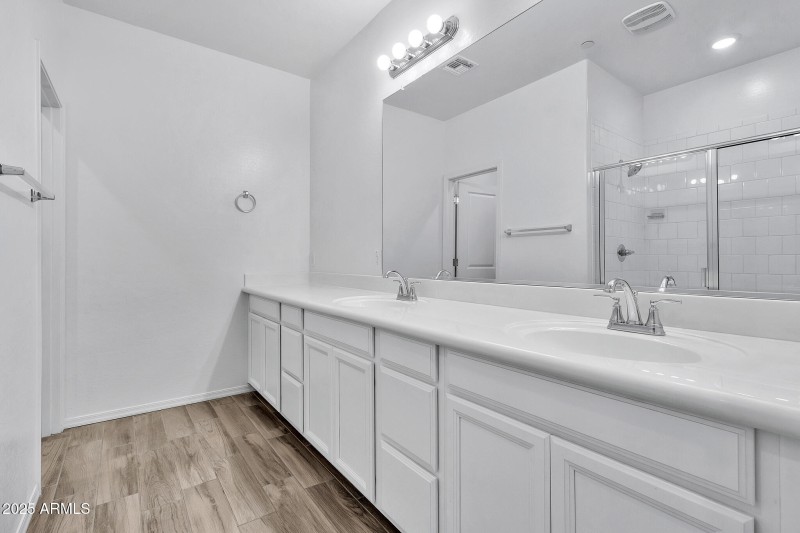 1959 E Hampton Ln Unit 102-23