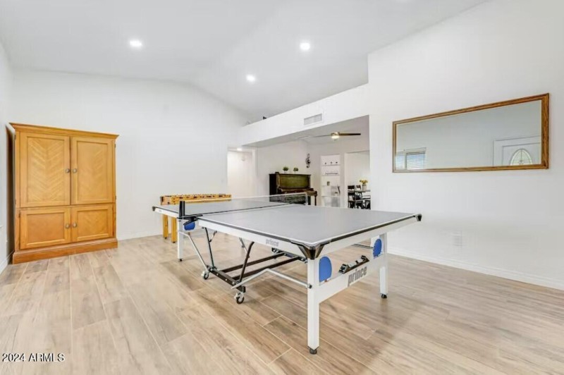 Entry ping pong table