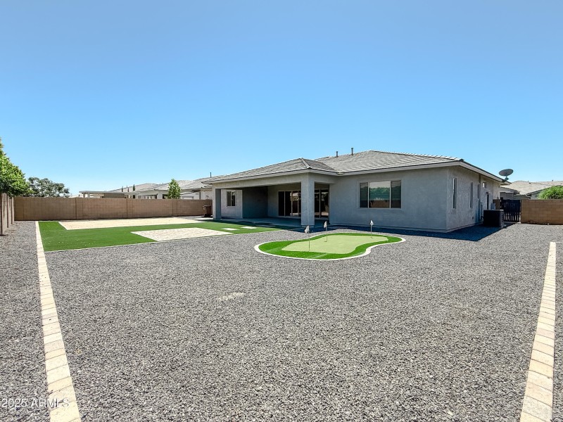 12,600 SF LOT