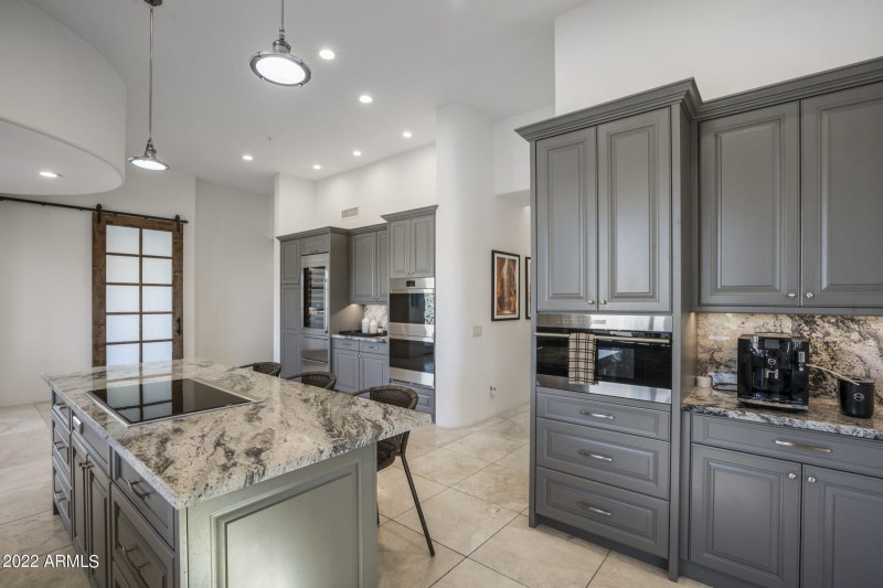 Stunning Chef's Kitchen