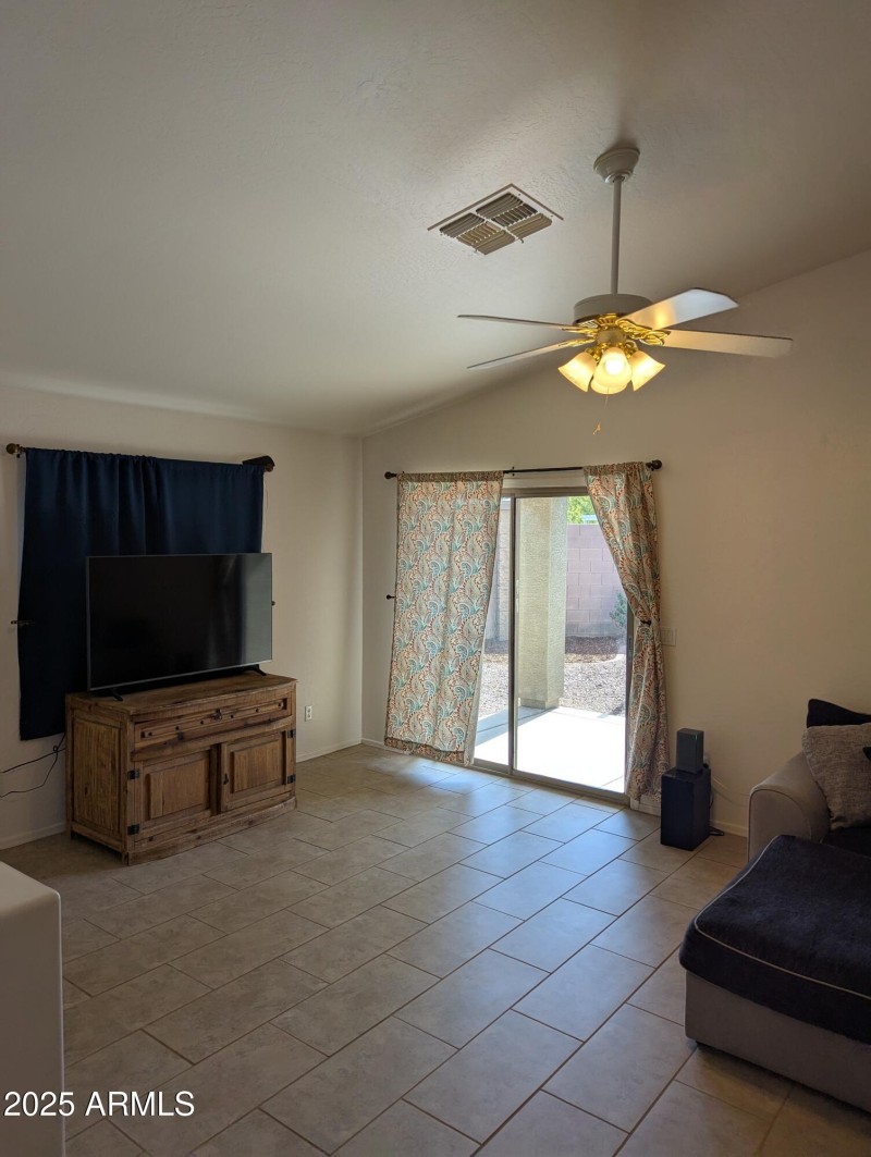 PXL_20250807_225524189