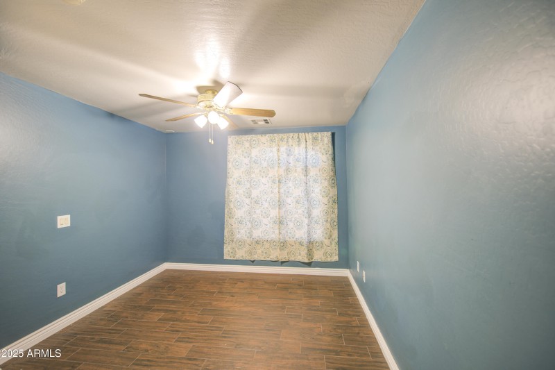 Bedroom 2-pic 2