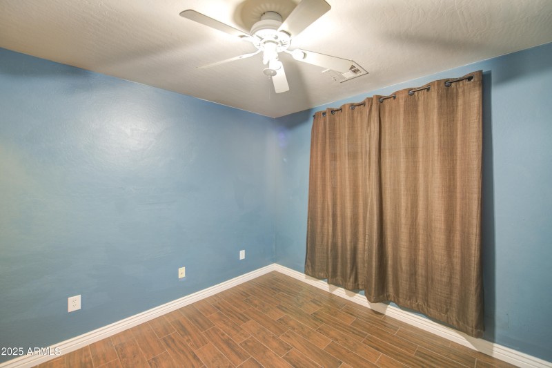 Bedroom 4-pic 1