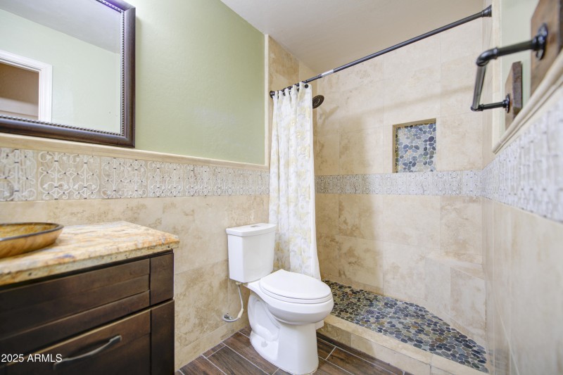 Bathroom 2-pic 1